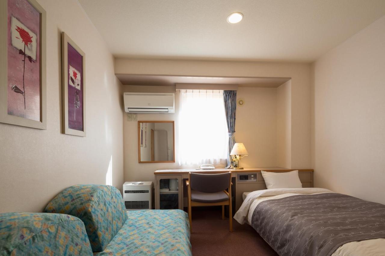 Hotel Sato Shinhidaka Exteriör bild